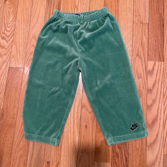 Nike 24M Green Velour Jumpsuit – Soft, Cozy, Slight Fade - Picture 5 of 9